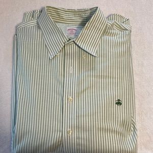 Brooks Brother long sleeve mens Buttondown shirt